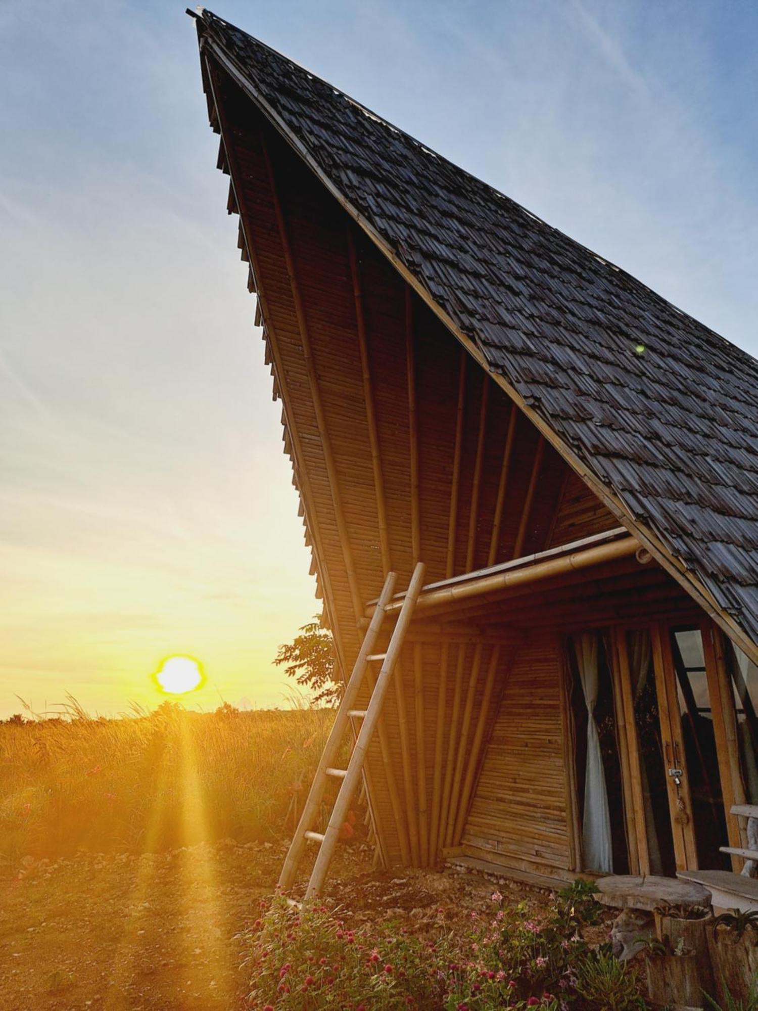 Hars Garden Sumba Hotel Waingapu Bagian luar foto